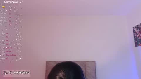 Snapshot of vampy__cinna chatting on 01/31/25, 10:52 Cinnamon online show from 01/31/25, 10:52