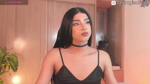 Snapshot of vampy__cinna chatting on 11/30/25, 11:14 Cinnamon online show from 11/30/25, 11:14