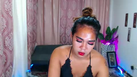 vampy_ebony_laxine online show from 09/30/25, 11:10