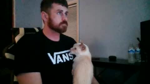 Snapshot of vandal2021 chatting on 11/20/25, 12:11 Vandal2021 online show from 11/20/25, 12:11