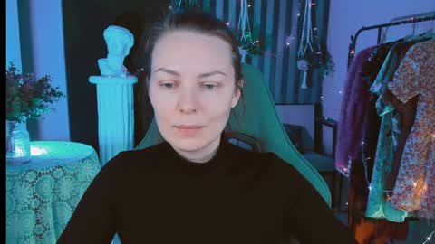 Snapshot of vandarossi chatting on 12/29/24, 05:10 Vanda online show from 12/29/24, 05:10