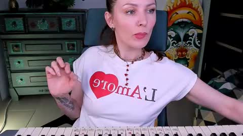 Snapshot of vandarossi chatting on 02/09/25, 02:29 Vanda online show from 02/09/25, 02:29