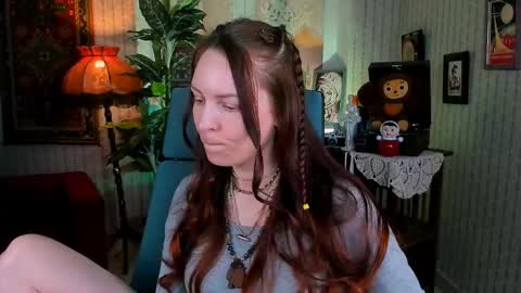 Snapshot of vandarossi chatting on 02/13/25, 12:21 Vanda online show from 02/13/25, 12:21