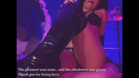 Snapshot of vanelope11 chatting on 10/16/25, 07:04 Vanelope online show from 10/16/25, 07:04