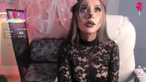 Snapshot of vanelope_evans_ chatting on 10/31/25, 12:50 vanelope_evans_ online show from 10/31/25, 12:50