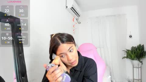 vanelope_smith online show from 11/21/25, 01:48