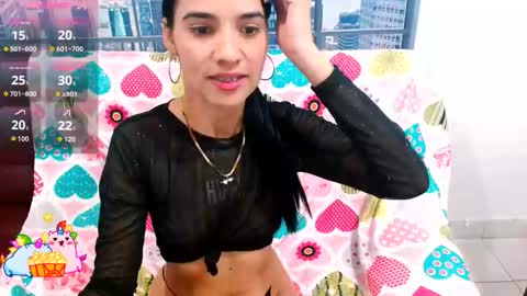 Snapshot of vanesa_19_ chatting on 10/24/25, 12:23 VANESA online show from 10/24/25, 12:23