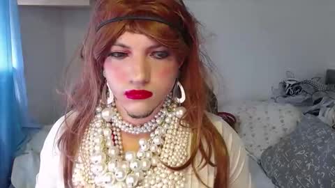 Snapshot of vanesacrossri chatting on 11/12/25, 09:32 vanesacrossri online show from 11/12/25, 09:32