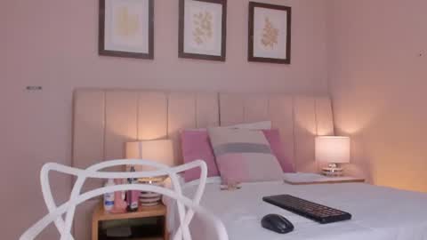 vanessa__cb online show from 06/22/26, 11:40