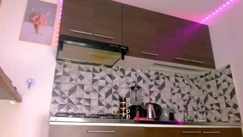 VANESSA BRETT online show from 02/20/25, 06:17