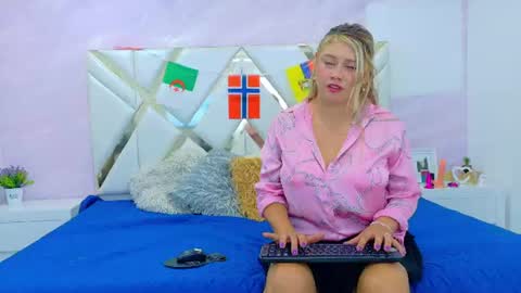 Vanessa  online show from 06/23/26, 07:12