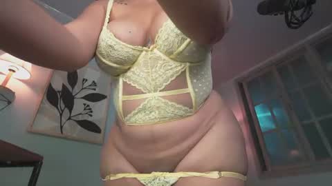 Snapshot of vanessa_novvoa chatting on 07/13/26, 11:29 Vanessa Novvoa online show from 07/13/26, 11:29