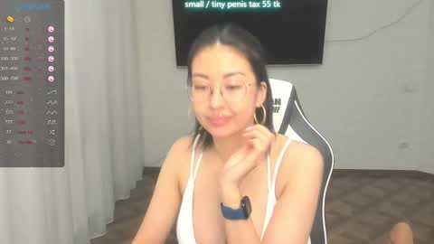 Snapshot of vanessa_sxy chatting on 10/22/25, 05:24 Vanessa online show from 10/22/25, 05:24