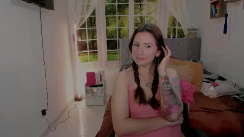 Snapshot of vanessa_udream chatting on 05/09/26, 06:02 Vanessa online show from 05/09/26, 06:02