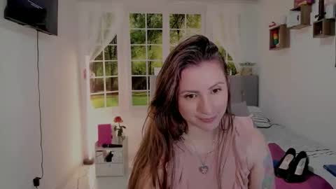 Snapshot of vanessa_udream chatting on 05/14/26, 10:27 Vanessa online show from 05/14/26, 10:27