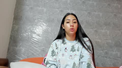 Snapshot of vanessaadol chatting on 02/05/25, 10:19 vanessaadol online show from 02/05/25, 10:19