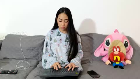 Snapshot of vanessaadol chatting on 02/25/26, 09:19 vanessaadol online show from 02/25/26, 09:19