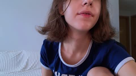 Snapshot of vanessabayer chatting on 12/04/24, 01:36 vanessa online show from 12/04/24, 01:36