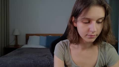 Snapshot of vanessabayer chatting on 03/11/25, 12:22 vanessa online show from 03/11/25, 12:22
