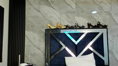 Vanessa Hard online show from 01/10/26, 07:37