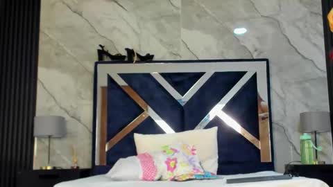 Vanessa Hard online show from 02/07/26, 07:50