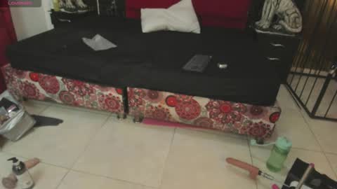 Vanessa Hard online show from 03/11/26, 03:23