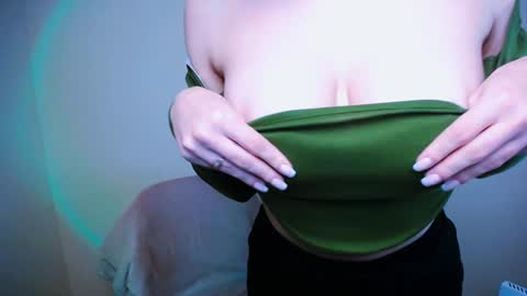 Vanessa online show from 12/15/24, 05:34