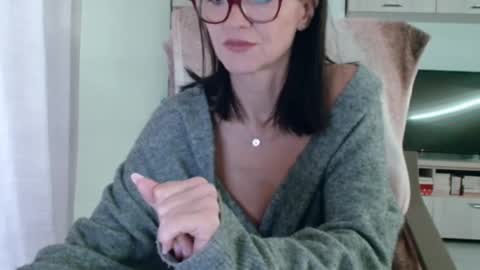 Snapshot of vanessalarahot chatting on 10/07/25, 10:34 Vanessa online show from 10/07/25, 10:34