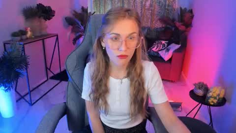 Vanessa online show from 10/06/25, 08:01