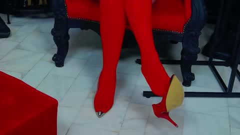 Snapshot of vanessamorningstar1 chatting on 02/19/25, 04:44 Miss Vanessa online show from 02/19/25, 04:44