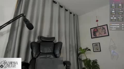 Snapshot of vanessart_ chatting on 10/04/25, 02:53 Vanessa online show from 10/04/25, 02:53