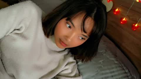 Snapshot of vanesse_ chatting on 02/15/25, 06:55 Irina online show from 02/15/25, 06:55