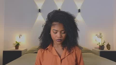 Snapshot of vanestrauss chatting on 09/10/25, 09:26 New account follow me online show from 09/10/25, 09:26