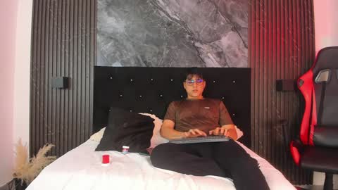 vanilla_hot_ online show from 01/27/25, 01:09