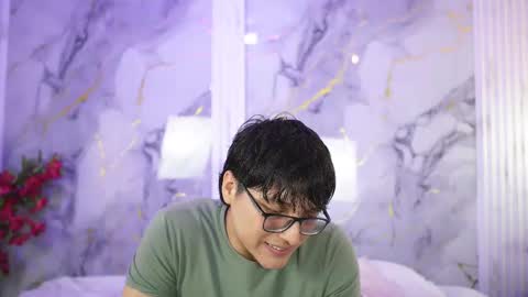 vanilla_hot_ online show from 09/22/25, 08:00