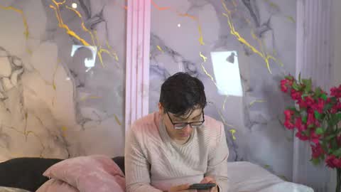 vanilla_hot_ online show from 10/23/25, 01:43