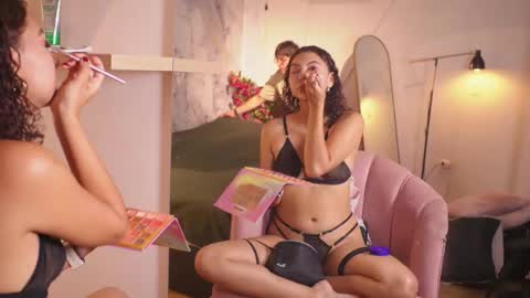 vanilla_hot_ online show from 12/22/25, 07:33