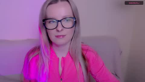 Mia online show from 01/17/26, 12:21