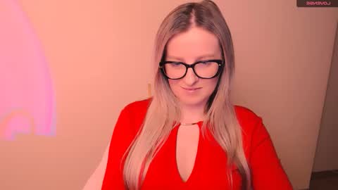 Snapshot of vanillaex_ chatting on 02/19/26, 04:58 Mia online show from 02/19/26, 04:58