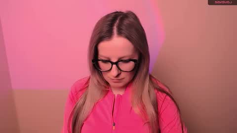 Snapshot of vanillaex_ chatting on 02/24/26, 04:38 Mia online show from 02/24/26, 04:38