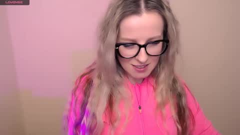 Mia online show from 03/17/26, 06:33