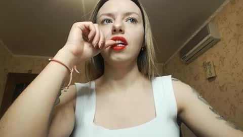 VanillaMuffin online show from 02/20/25, 02:13