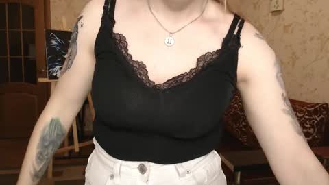 VanillaMuffin online show from 03/10/25, 10:37