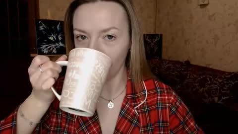 VanillaMuffin online show from 03/11/25, 06:43