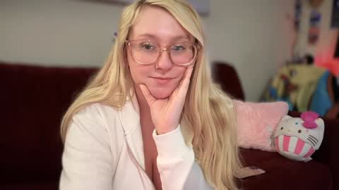 vanillapuddingpie online show from 02/05/25, 02:51