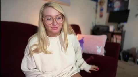 vanillapuddingpie online show from 03/08/25, 03:28