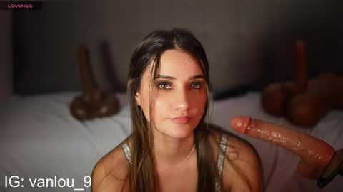 Snapshot of vaniluu9 chatting on 11/26/25, 05:08 Vanilu online show from 11/26/25, 05:08