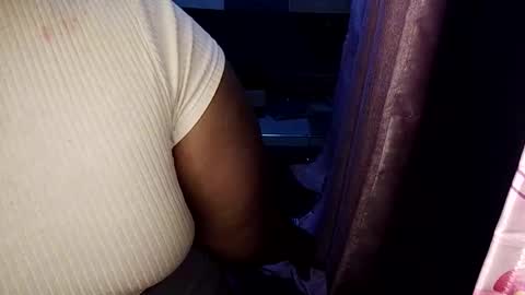 Snapshot of vannah_bae chatting on 02/07/25, 07:06 vannah_bae online show from 02/07/25, 07:06