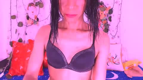 VANNESA online show from 11/30/25, 07:45