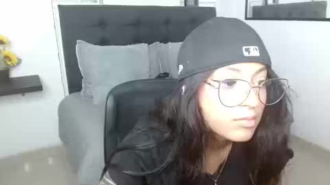 vane online show from 09/15/25, 08:31